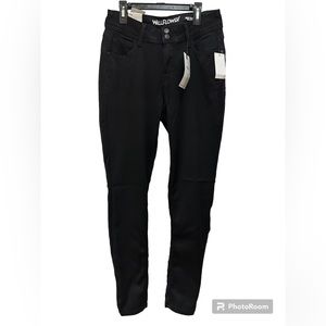 ULTRAFIT SKINNY BLACK PANTS